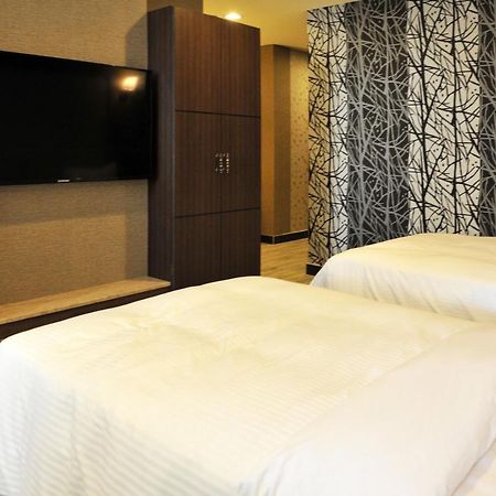 Maple Hotel Tajnan Kültér fotó