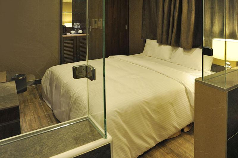 Maple Hotel Tajnan Kültér fotó