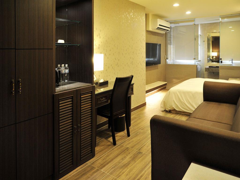 Maple Hotel Tajnan Kültér fotó