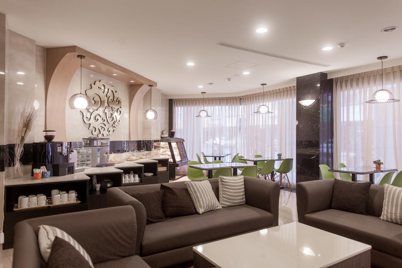Maple Hotel Tajnan Kültér fotó