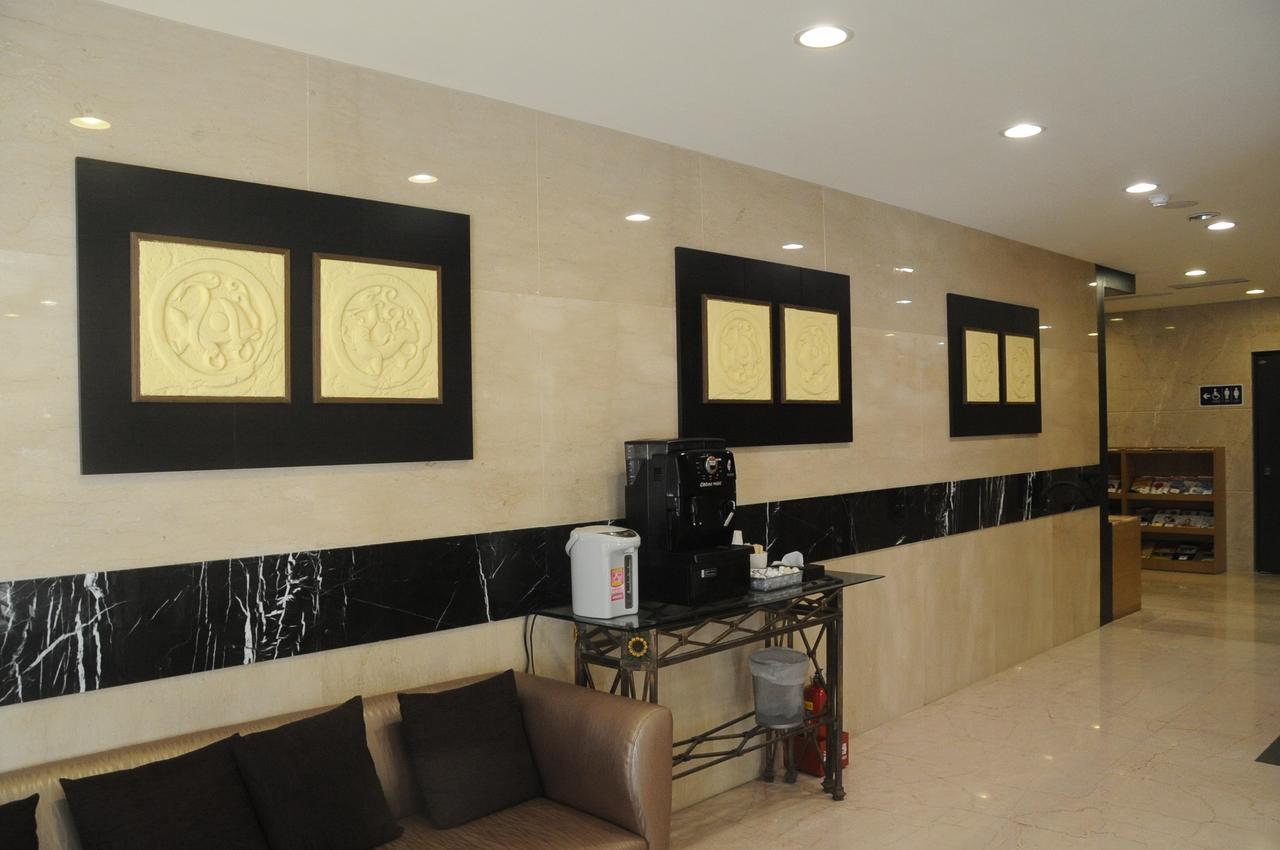 Maple Hotel Tajnan Kültér fotó