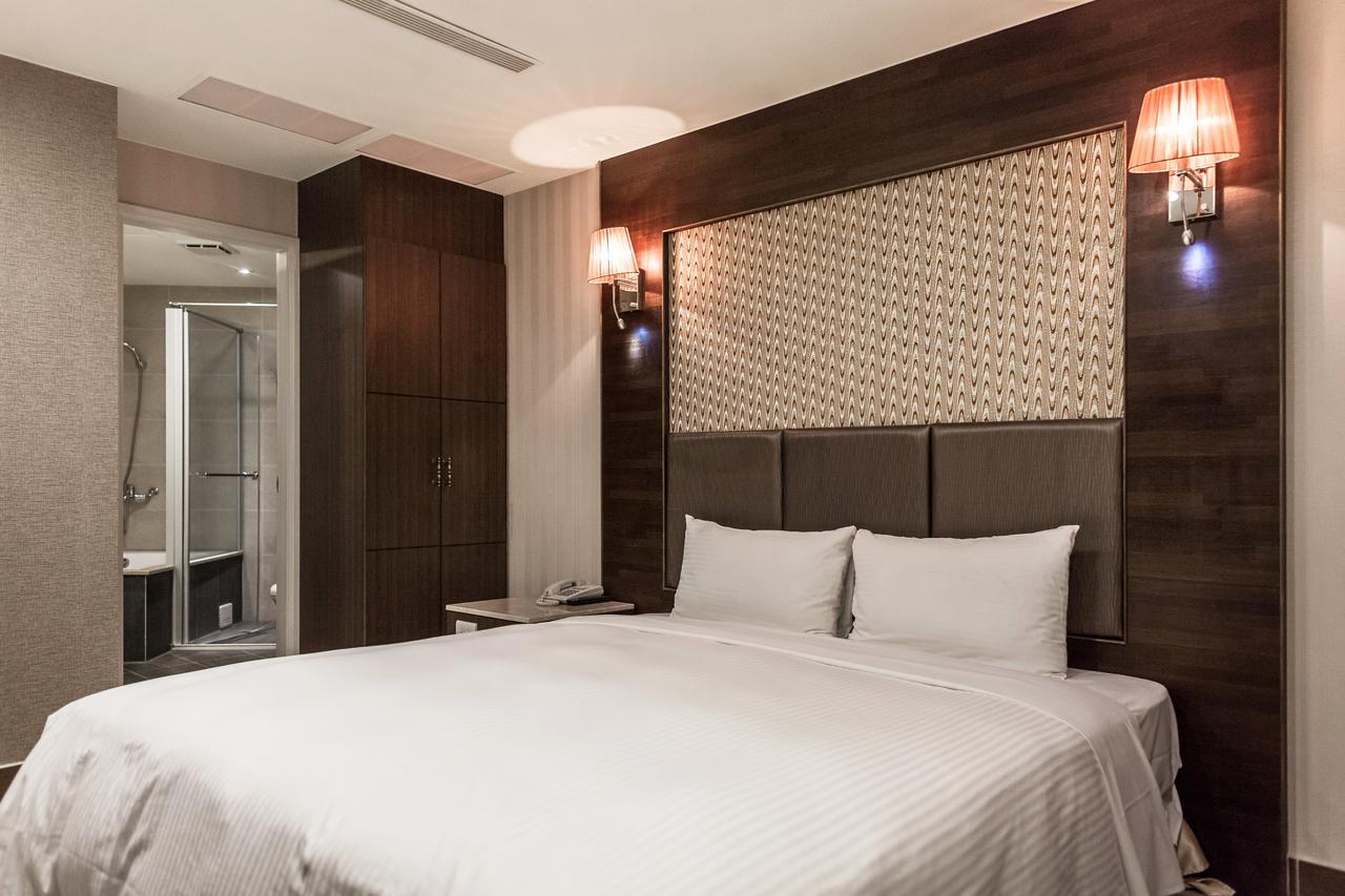 Maple Hotel Tajnan Kültér fotó