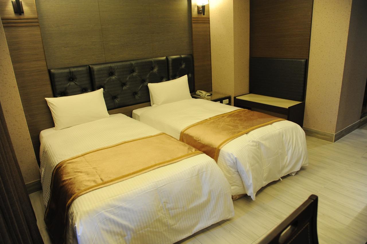 Maple Hotel Tajnan Kültér fotó