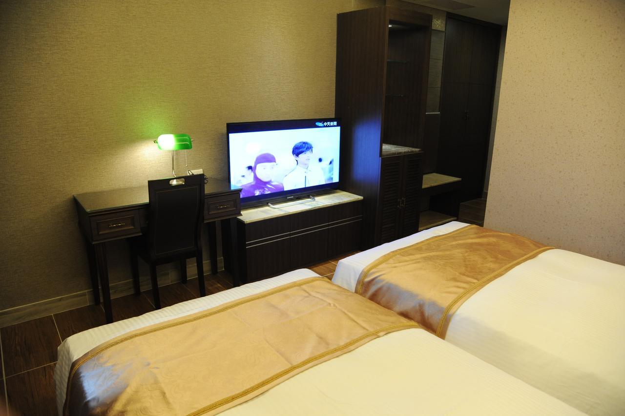 Maple Hotel Tajnan Kültér fotó