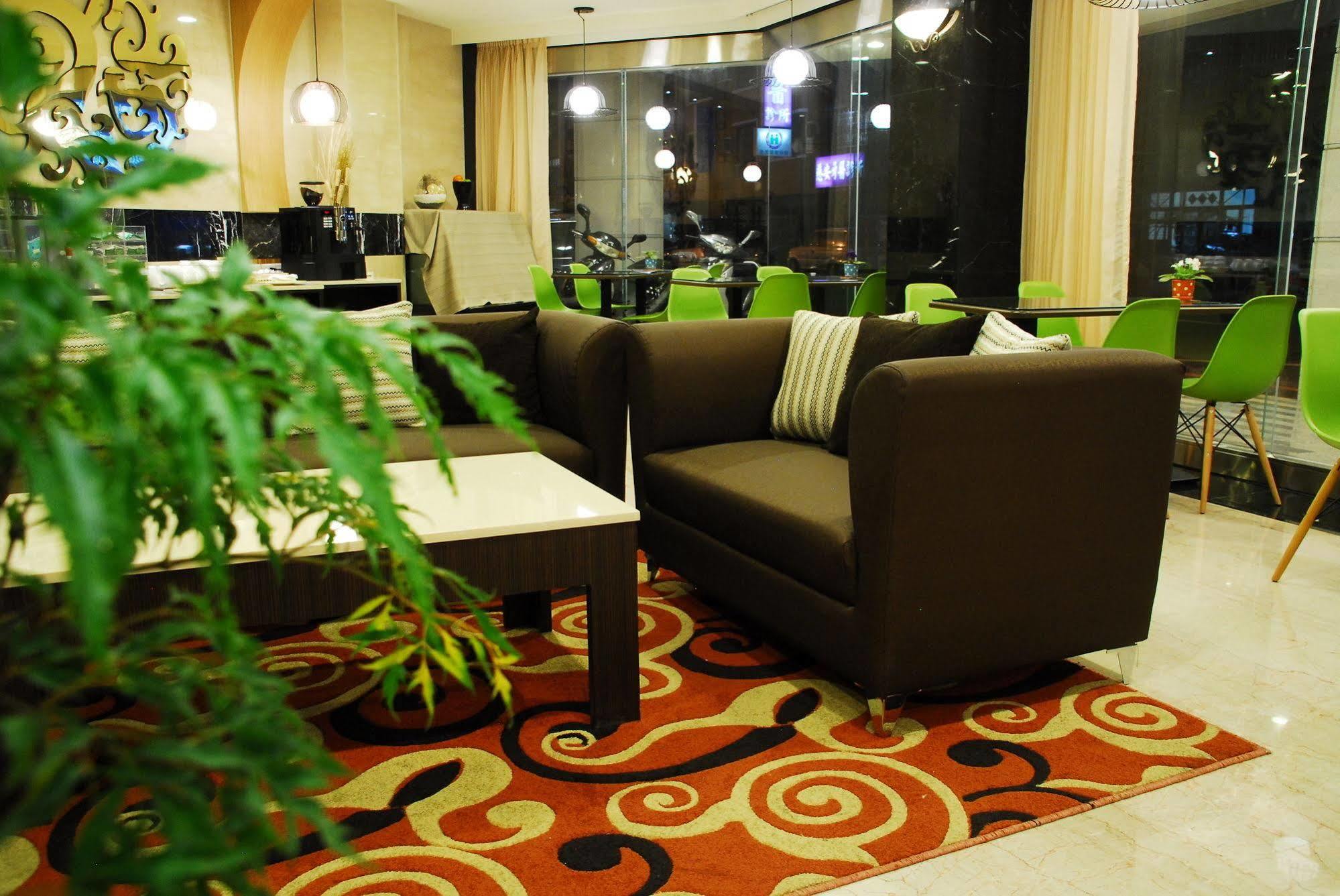 Maple Hotel Tajnan Kültér fotó