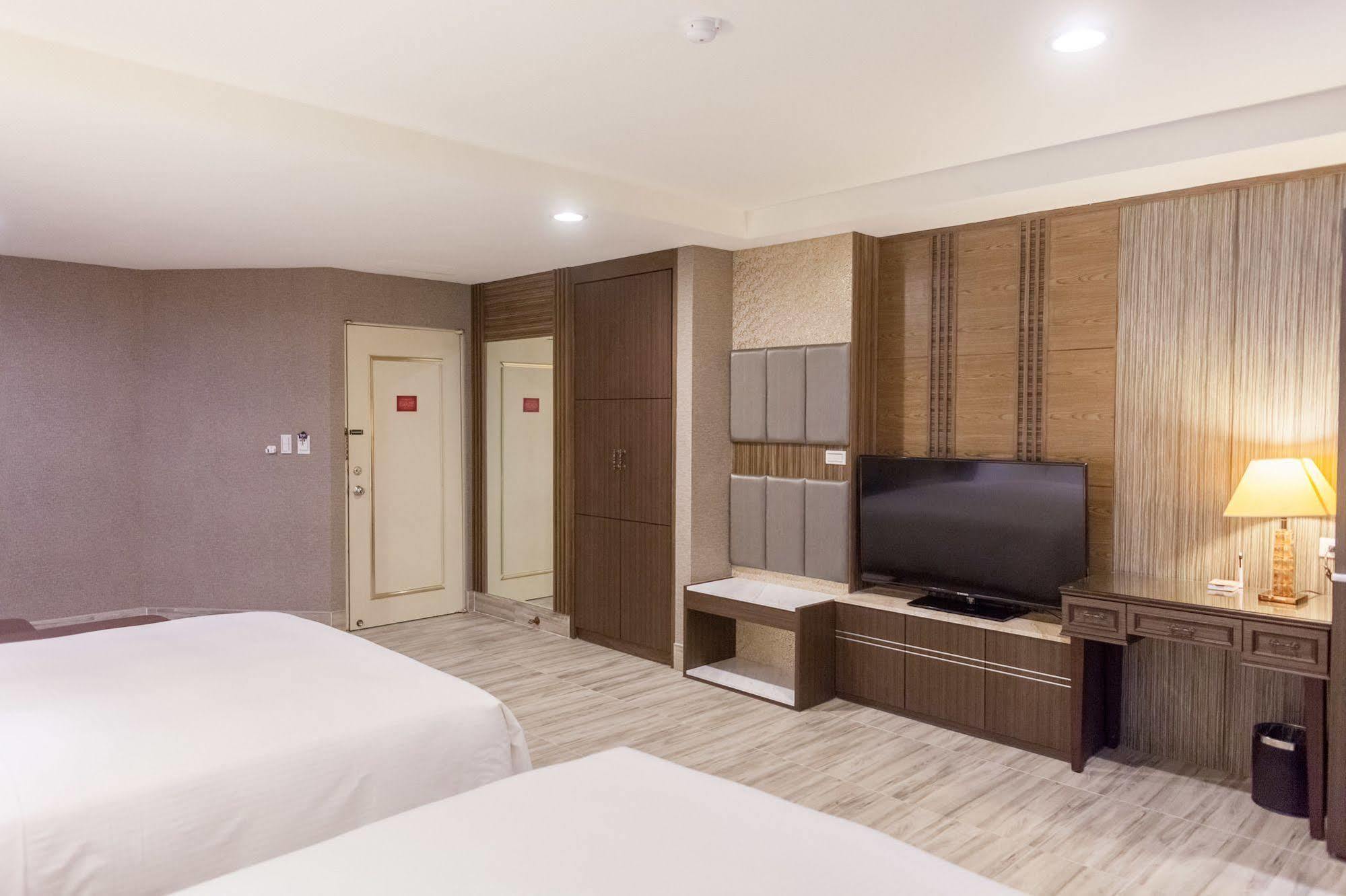 Maple Hotel Tajnan Kültér fotó