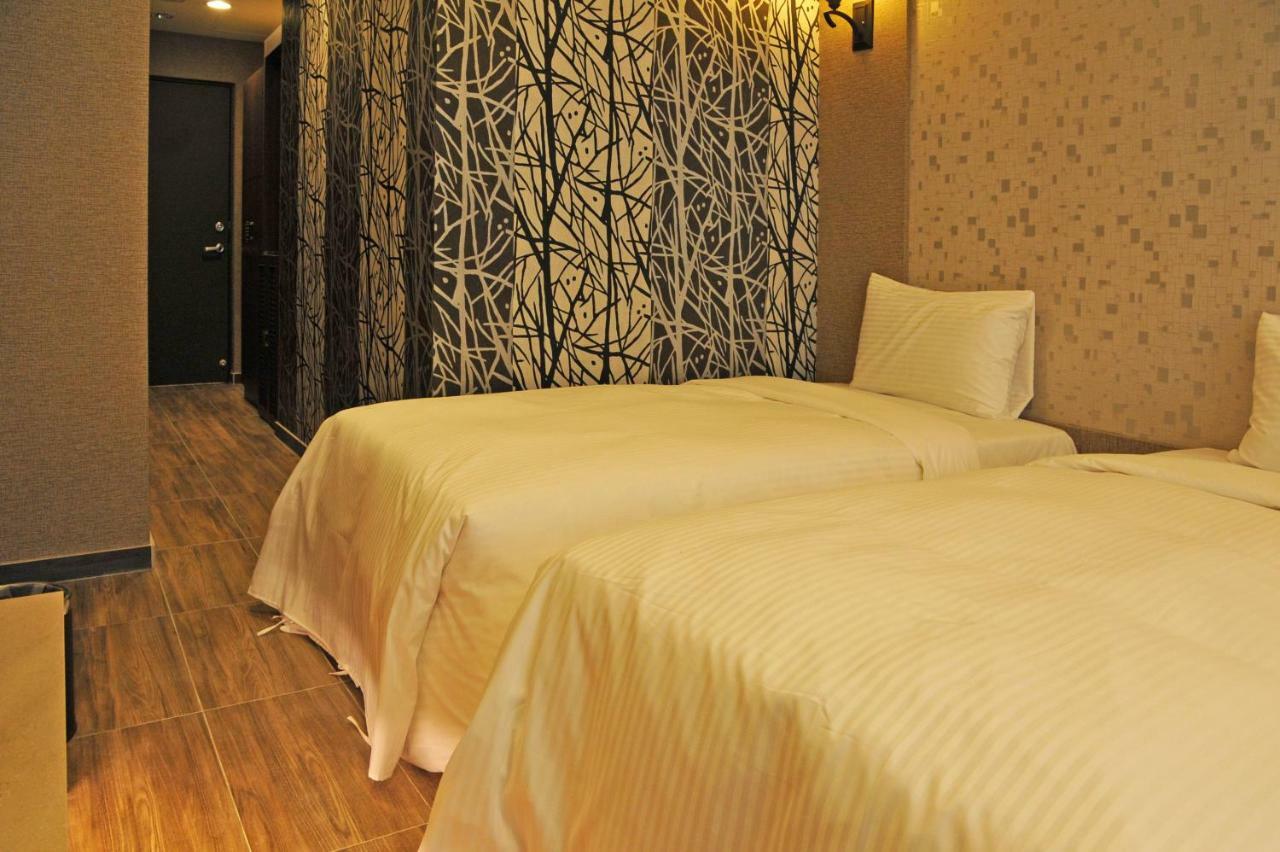 Maple Hotel Tajnan Kültér fotó